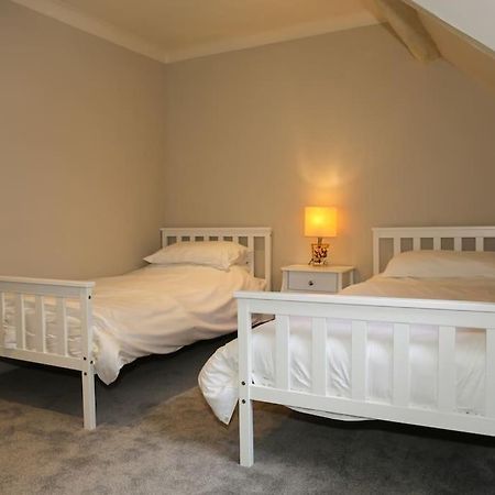 Cosy Modern Cottage - Уеърхам Екстериор снимка